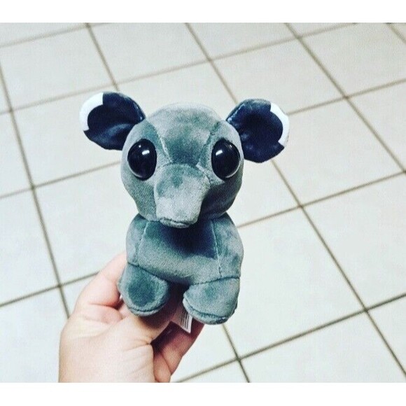 2024 Adopt Me! 5" Surprise Plush Pets Series 4 Common Malayan Tapir Plush - Picture 2 of 10